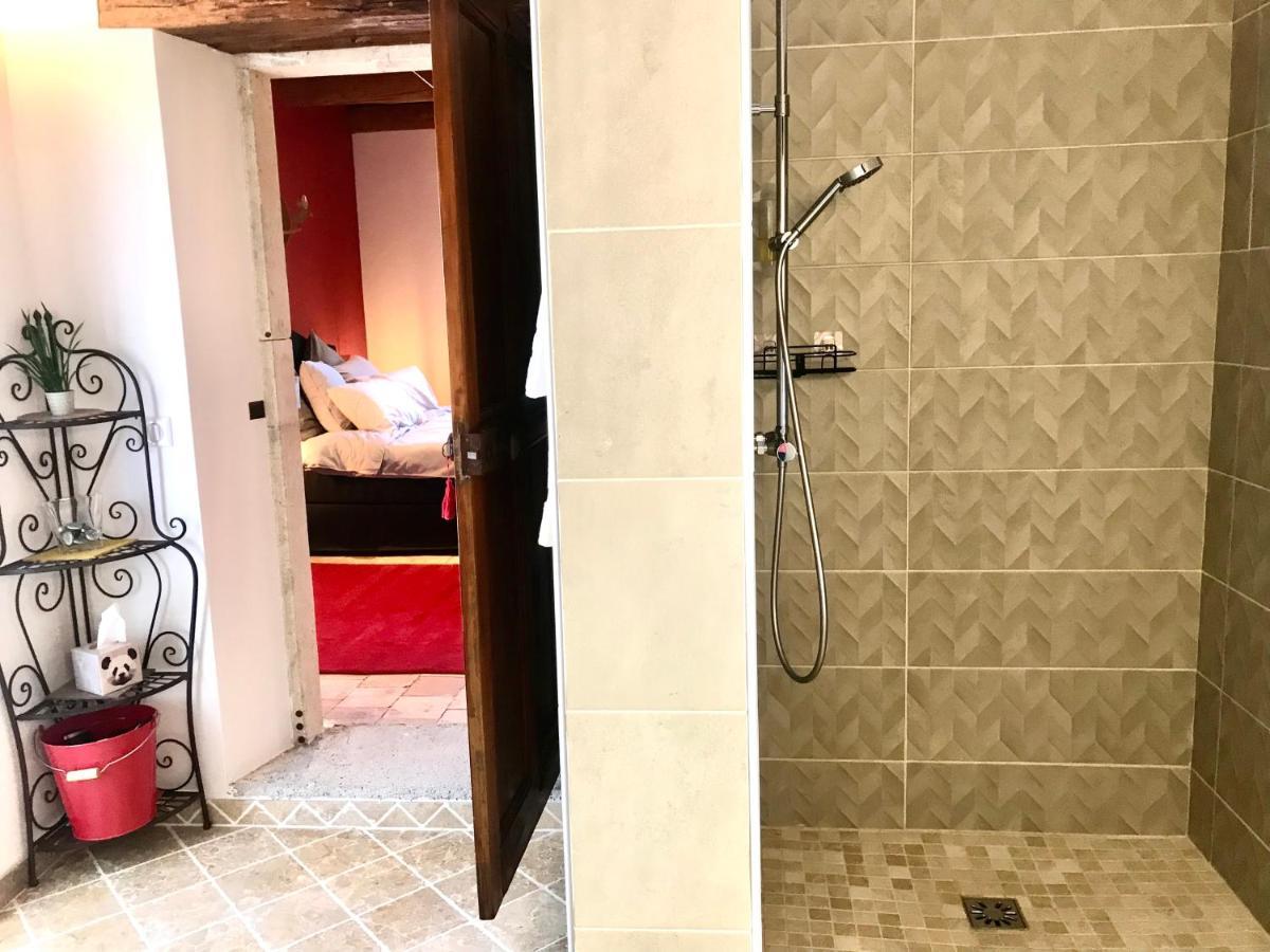 La Bergerie Des Amandiers Chambres Et Table D'Hotes Malataverne Eksteriør billede