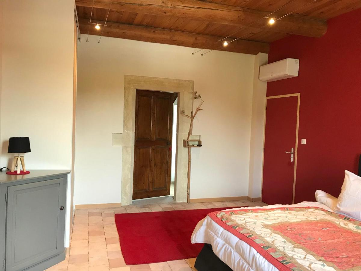 La Bergerie Des Amandiers Chambres Et Table D'Hotes Malataverne Eksteriør billede